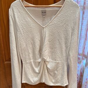 NIC+ZOE Cream Textured V-Neck Long Sleeve Top with Front Twist